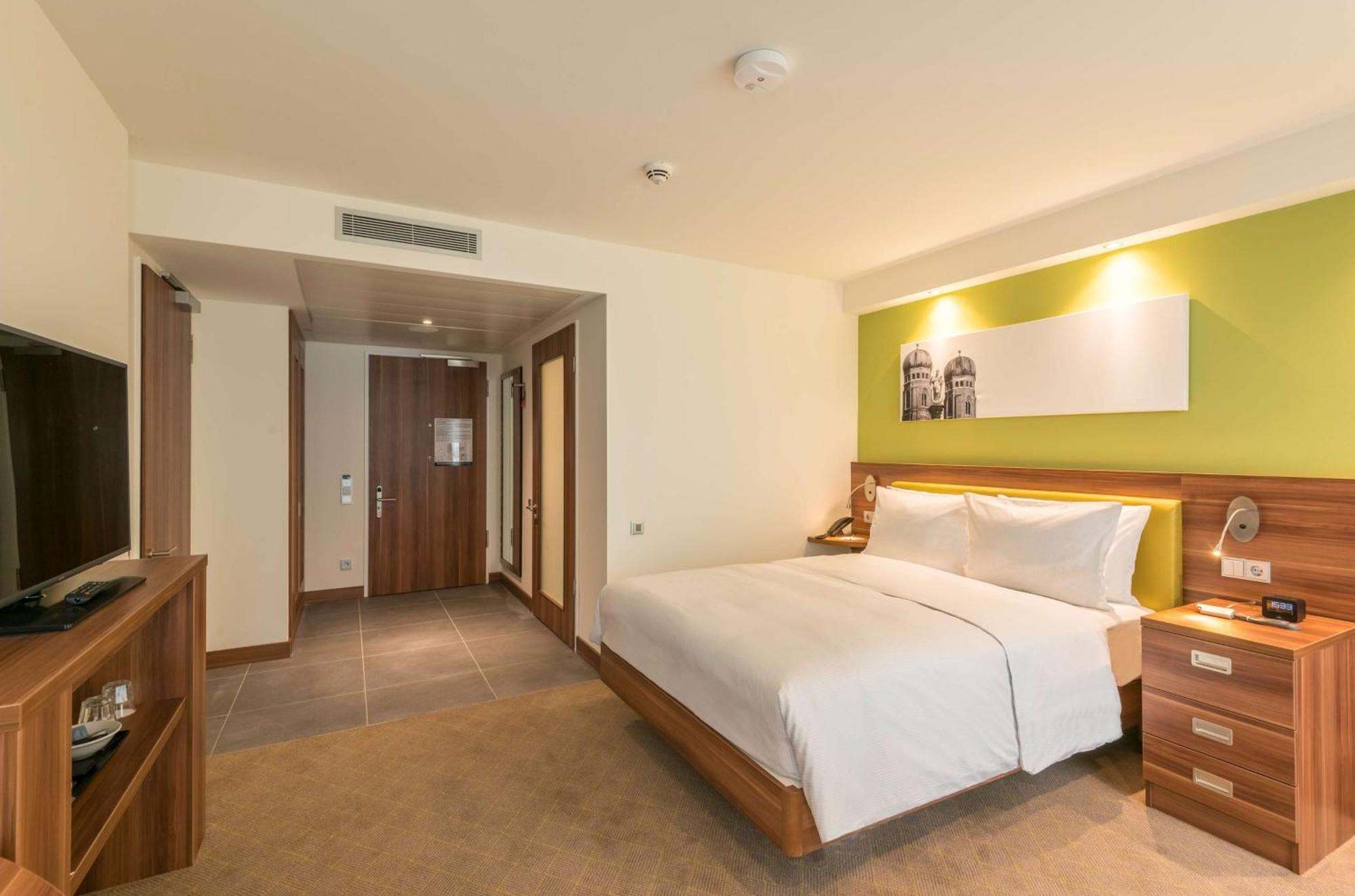 Hampton By Hilton Munich City West Hotel Ngoại thất bức ảnh